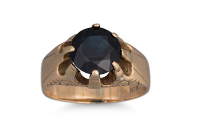 Lot 130 - A 10K GOLD GEM SET SINGLE STONE RING, 4.9 g,...