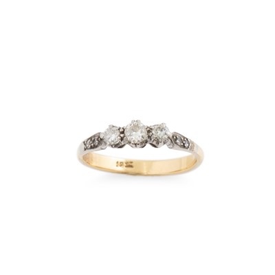Lot 155 - A THREE STONE DIAMOND RING, mounted in 18ct...
