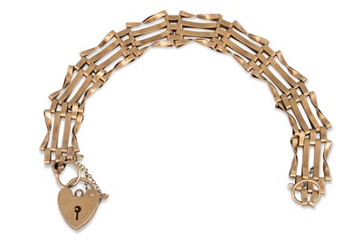Lot 206 - A COLLECTION OF 9CT GOLD JEWELLERY, to include...