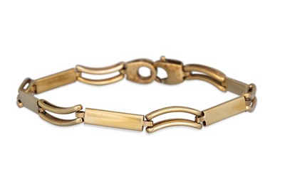 Lot 208 - A 9CT GOLD LINK BRACELET, 7.25" length, 7.8 g.
