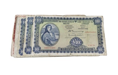 Lot 415 - A COLLECTION OF 30 LAVERY IRISH BANKNOTES, £20...