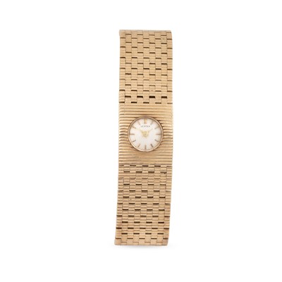 Lot 259 - A LADY'S VINTAGE 9CT GOLD VERTEX WRISTWATCH,...