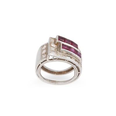 Lot 275 - A MID CENTURY RUBY AND DIAMOND RING, of...