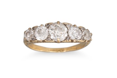 Lot 304 - A FIVE STONE DIAMOND RING, the old cut...