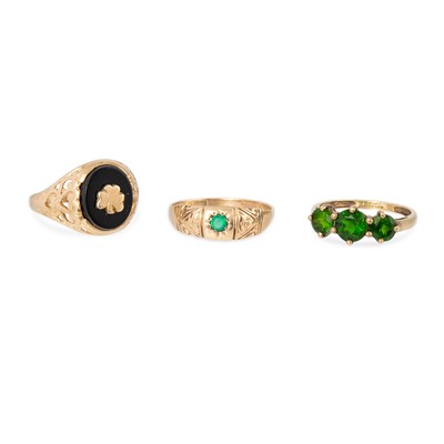 Lot 79 - THREE 9CT YELLOW GOLD DRESS RINGS, gross...