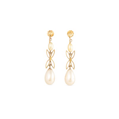 Lot 5 - A PAIR OF 9CT YELLOW GOLD VINTAGE DROP...