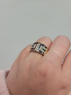 Lot 47 - A MULTI STONE CLUSTER RING, set with diamond,...