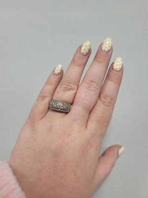 Lot 88 - A DIAMOND PLAQUE RING, mounted in 14ct yellow...