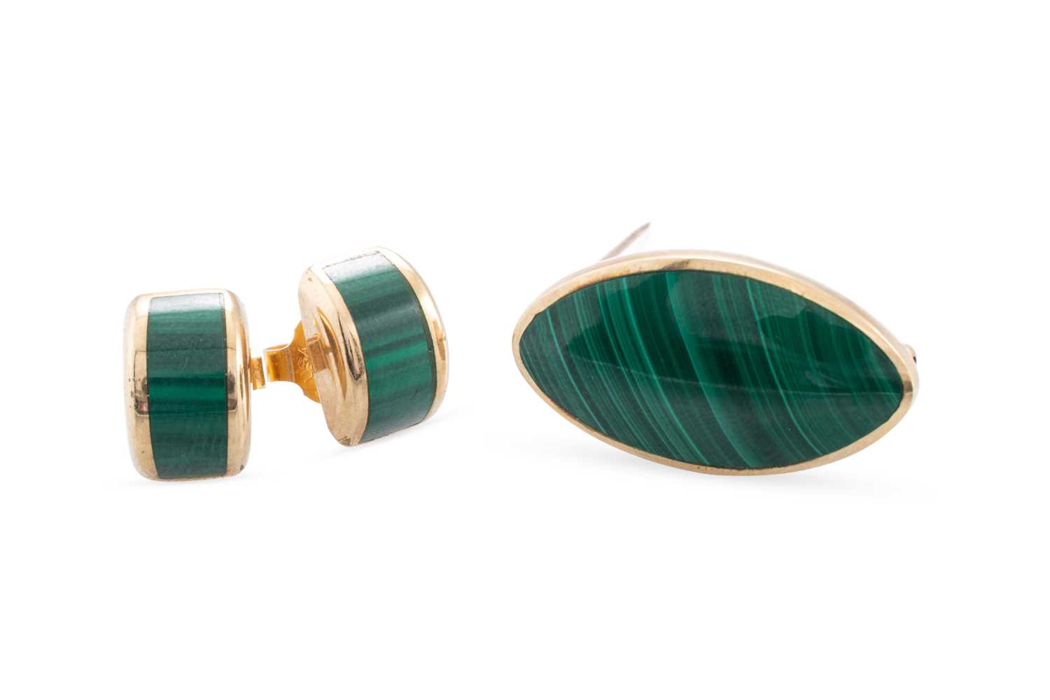 Lot 89 - A MALACHITE SUITE OF JEWELLERY, comprising an...