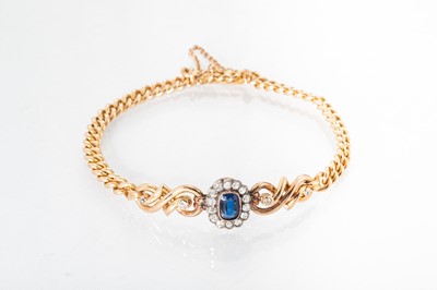 Lot 95 - AN ANTIQUE DIAMOND AND SAPPHIRE CLUSTER, to a...