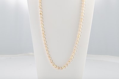 Lot 204 - A STRING OF CULTURED PEARLS, with a vintage...