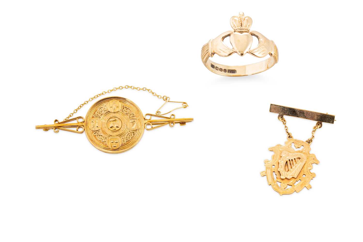 Lot 141 - GOLD ITEMS OF IRISH INTEREST, two 9ct gold...