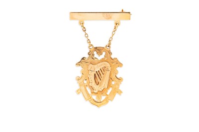 Lot 141 - GOLD ITEMS OF IRISH INTEREST, two 9ct gold...