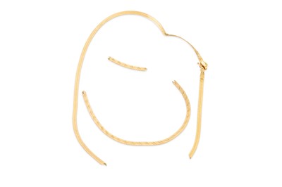 Lot 146 - VARIOUS TANGLED AND BROKEN 9CT GOLD CHAINS,...