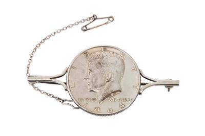 Lot 148 - A COLLECTION OF COMMEMORATIVE SILVER BROOCHES,...