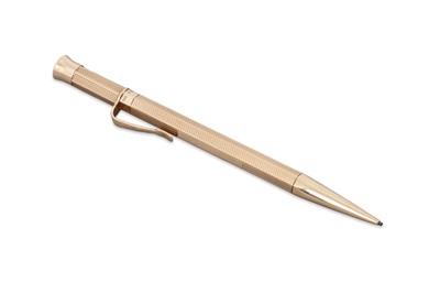 Lot 11 - AN ANTIQUE 9CT GOLD PENCIL, 16.6 g.