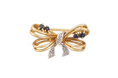 Lot 35 - A VINTAGE DIAMOND AND SAPPHIRE BROOCH,...