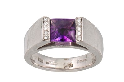 Lot 36 - A DIAMOND AND AMETHYST DRESS RING, the...