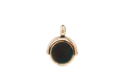 Lot 96 - AN ANTIQUE 9CT GOLD SWIVEL SEAL, set with...