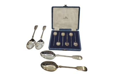 Lot 406 - A SET OF SIX CASED SILVER COFFEE SPOONS, by...