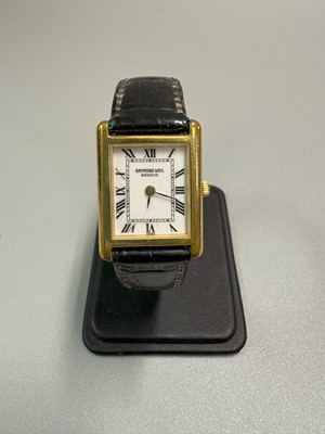Lot 364 - A RAYMOND WEIL LADY'S WRISTWATCH, square face,...