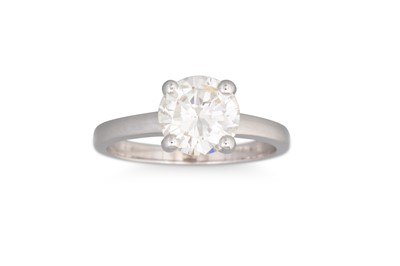 Lot 293 - A DIAMOND SOLITAIRE RING, the brilliant cut...