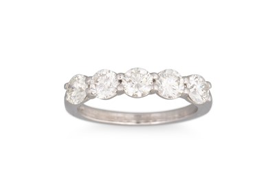 Lot 296 - A FIVE STONE DIAMOND RING, the brilliant cut...