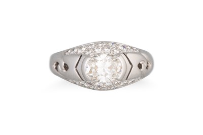 Lot 302 - A DIAMOND CLUSTER RING, bombé form, the...