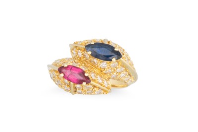Lot 252 - A RUBY, SAPPHIRE AND DIAMOND RING, bombé...