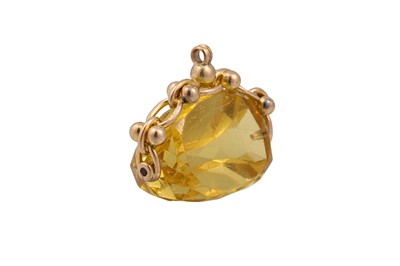 Lot 48 - AN ANTIQUE GOLD SWIVEL FOB, set with a citrine