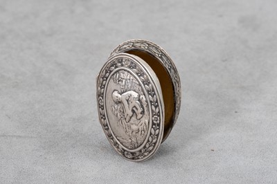 Lot 213 - AN ANTIQUE OVAL CONTINENTAL SILVER BOX,...