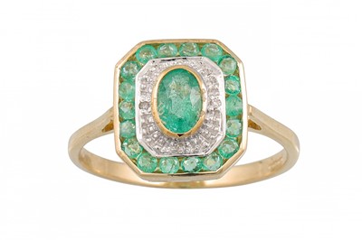 Lot 124 - AN EMERALD AND DIAMOND CLUSTER RING, of...