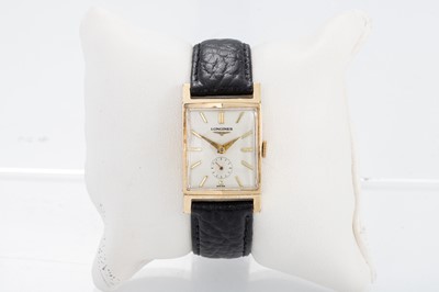 Lot 346 - A LONGINES GENT'S WRISTWATCH, white face,...