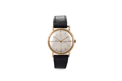 Lot 348 - A VINTAGE GENT'S 9CT GOLD ACCURIST WRIST WATCH,...