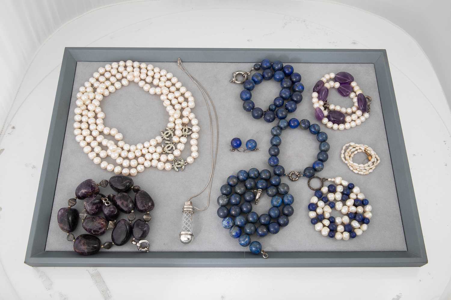 Lot 42 - A COLLECTION OF BEADED COSTUME JEWELLERY