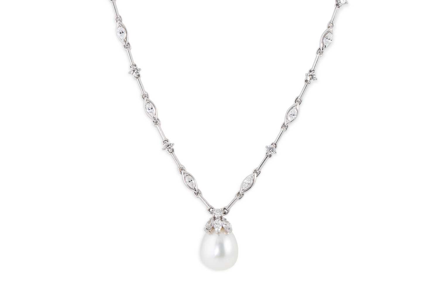Lot 263 - A PEARL AND DIAMOND NECKLACE, by Asprey, the...
