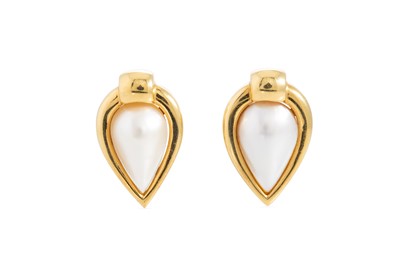 Lot 240 - A PAIR OF MABÉ PEARL EARRINGS, mounted in 18ct...