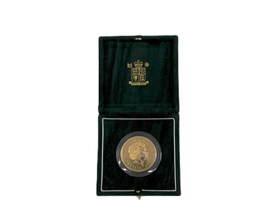 Lot 391 - A 2003 GOLD £5 FIVE SOVEREIGN UK ENGLISH COIN,...