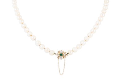 Lot 282 - A STRING OF CULTURED PEARLS, with emerald and...