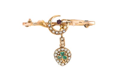 Lot 132 - AN ANTIQUE GARNET AND SEED PEARL BROOCH,...
