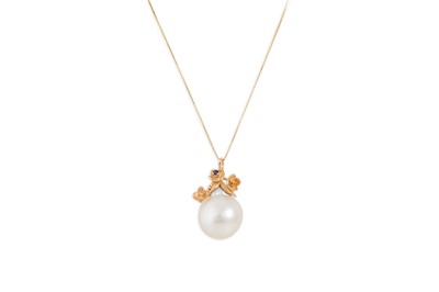 Lot 102 - A PEARL, CITRINE AND SAPPHIRE PENDANT, the...