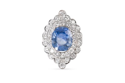 Lot 320 - A SAPPHIRE AND DIAMOND CLUSTER RING, the oval...