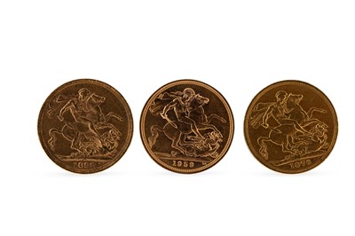 Lot 401 - THREE GOLD FULL SOVEREIGN ENGLISH COINS, 1879...