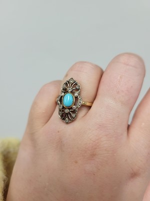 Lot 40 - A VINTAGE TURQUOISE AND DIAMOND PLAQUE RING,...