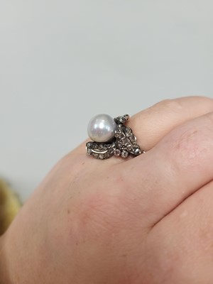 Lot 22 - A VINTAGE PEARL AND ROSE CUT DIAMOND DRESS...