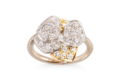 Lot 290 - A DIAMOND CLUSTER RING, pavé set in 18ct white...