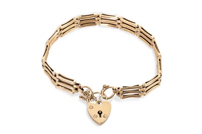Lot 128 - A 9CT GOLD GATE BRACELET, padlock clasp, 16.5 g.