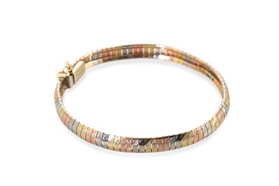 Lot 129 - A 14CT THREE COLOUR GOLD FLEXIBLE BRACELET, 15....