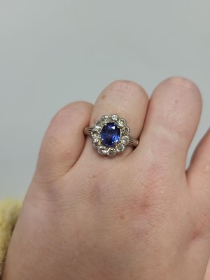 Lot 70 - AN EARLY 20TH CENTURY SAPPHIRE AND OLD CUT...