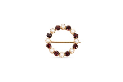 Lot 134 - A PEARL AND GARNET BROOCH, of circular form,...